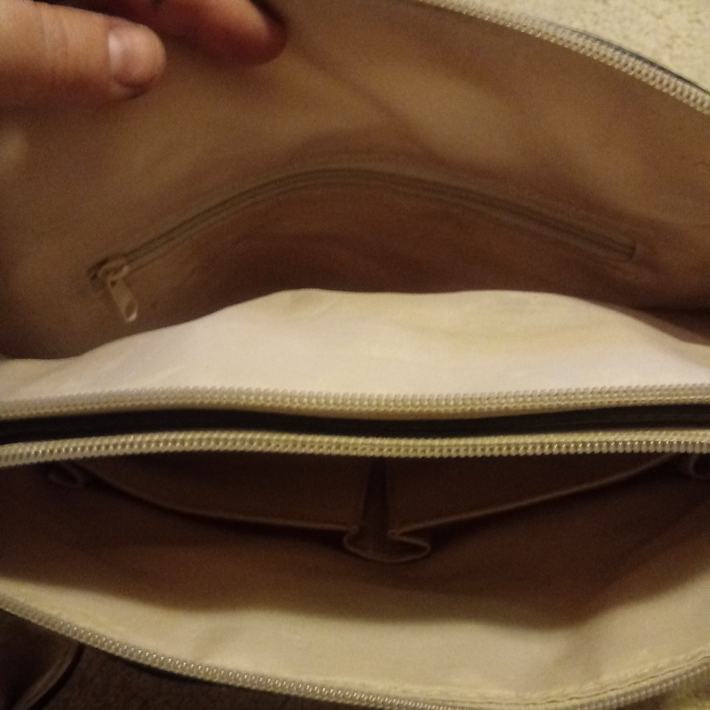 Purse - Picture 3 of 4